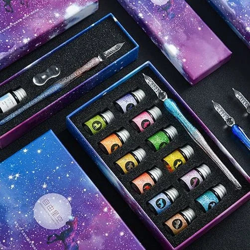 Írjon elegánsan a üvegbe mártott tollal 