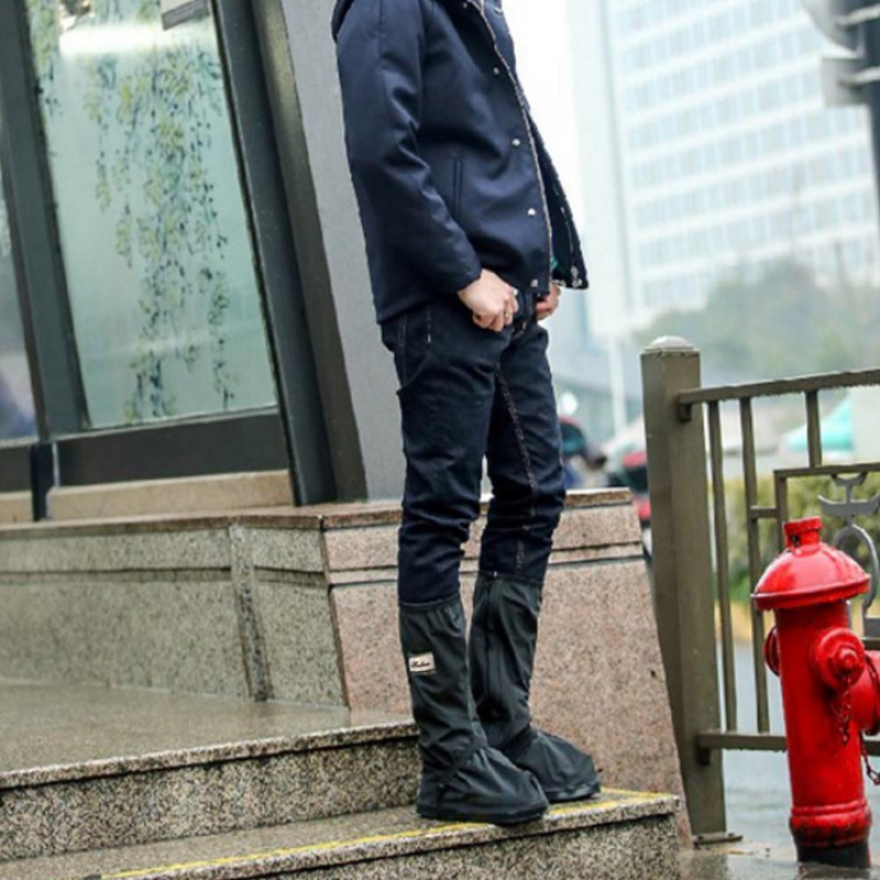 احتفظوا بأحذيتكم جافة، حتى تحت المطر 